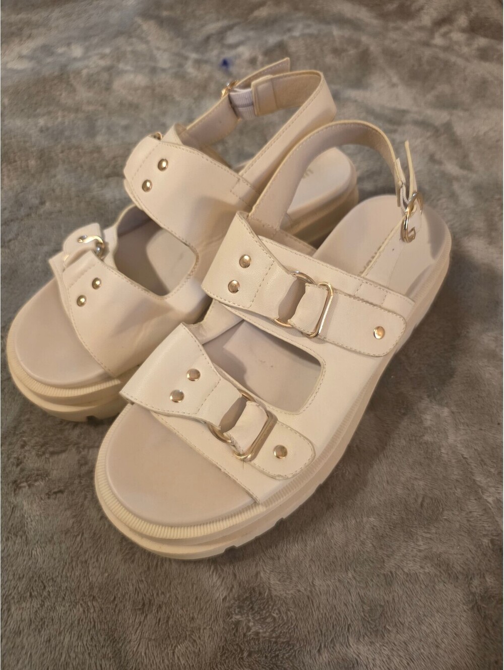 UNIONBAY Women's White Platform Sandals with Buckle Straps Size 8M